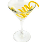 Vodka Martini - 5,0cl vodka, 1,0cl Martini dry, oliva o limone